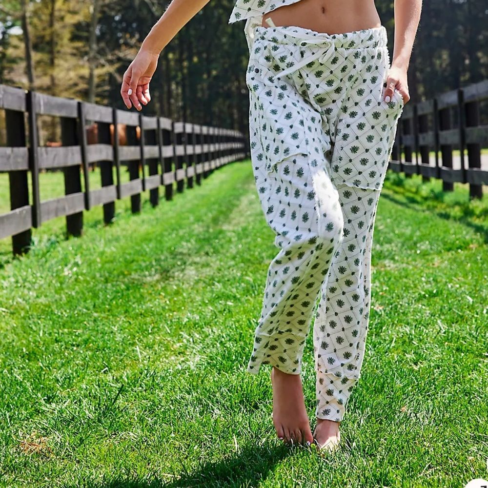 Free People Green and White Free People Organic Cotton pant size XS NWOT